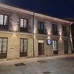 Apartamentosturisticos Avila Puerta Del Alcazar 0-1
