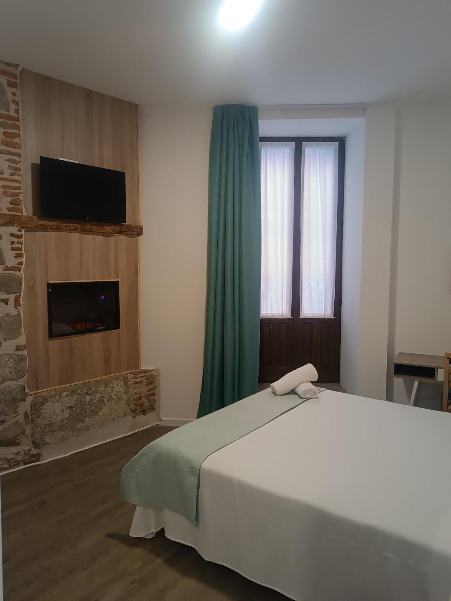 Apartamento Apartamentosturisticos Puerta Del Alcazar 0-1 *